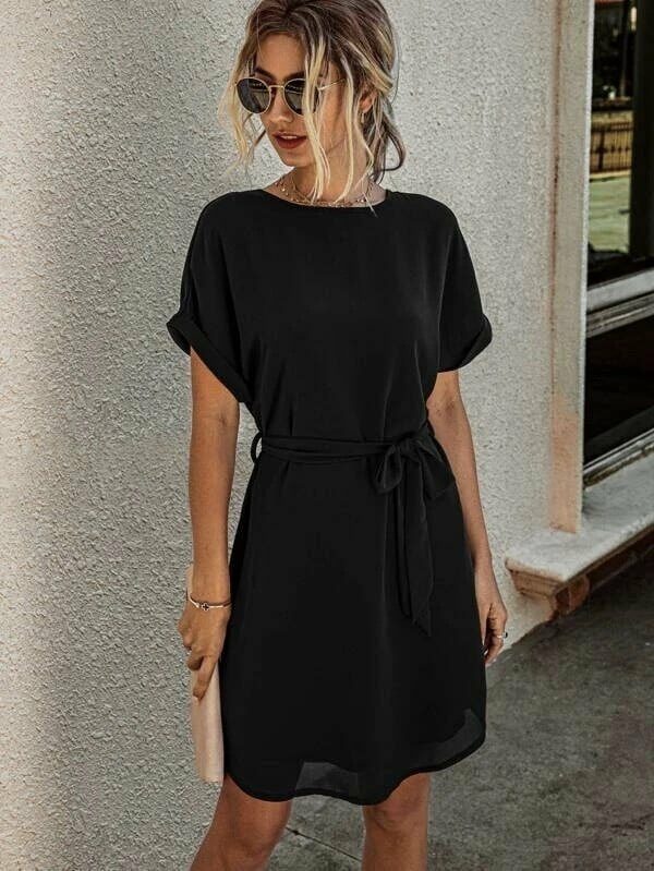 Φόρεμα κοντομάνικο με ζωνάκι στη μέση μαύρο 60226-201