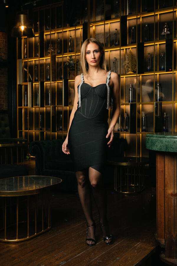 Φόρεμα εφαρμοστό με τιράντες στρας μαύρο 90455-201